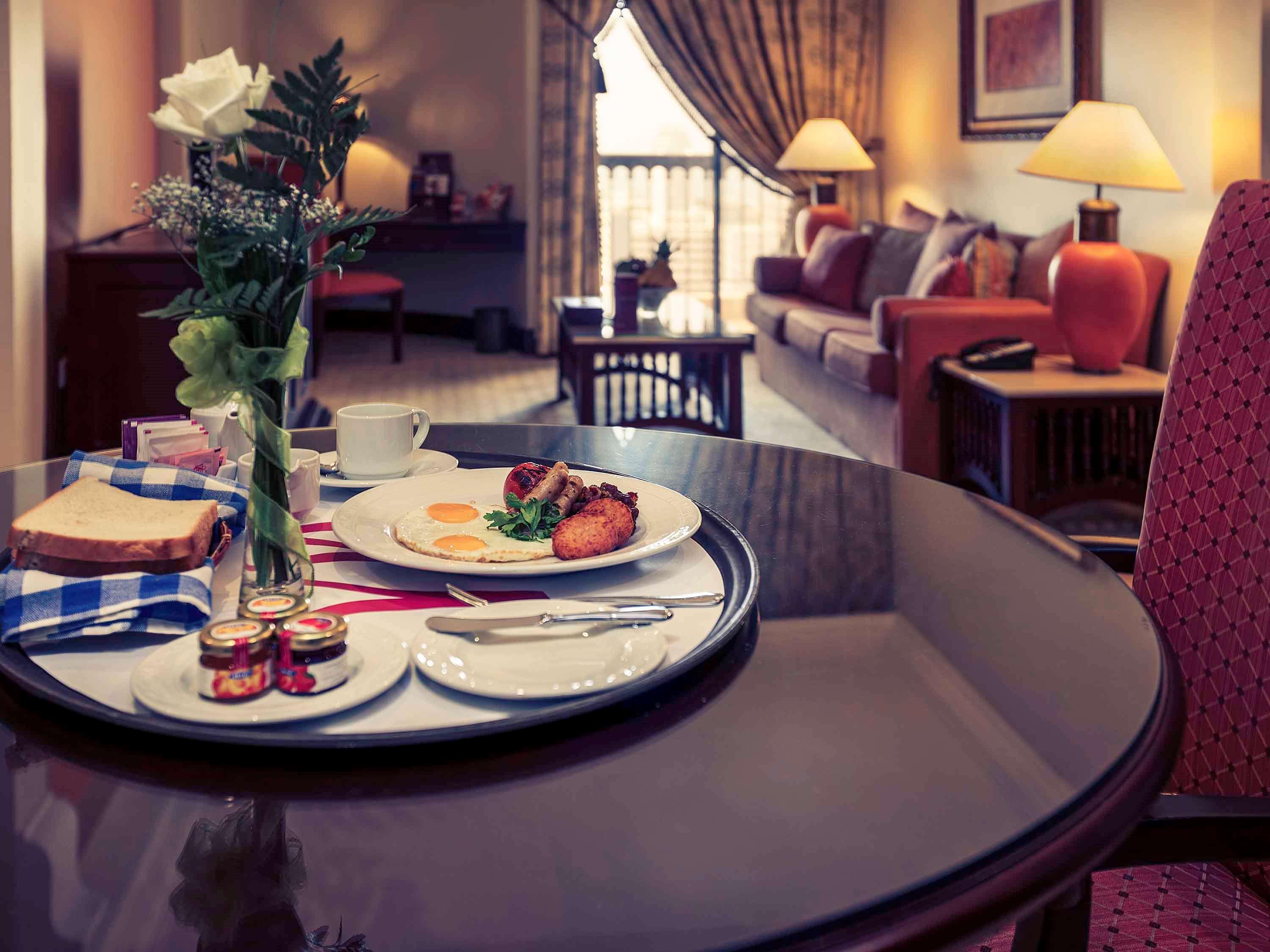 מנאמה Mercure Grand Hotel Seef - All Suites מראה חיצוני תמונה