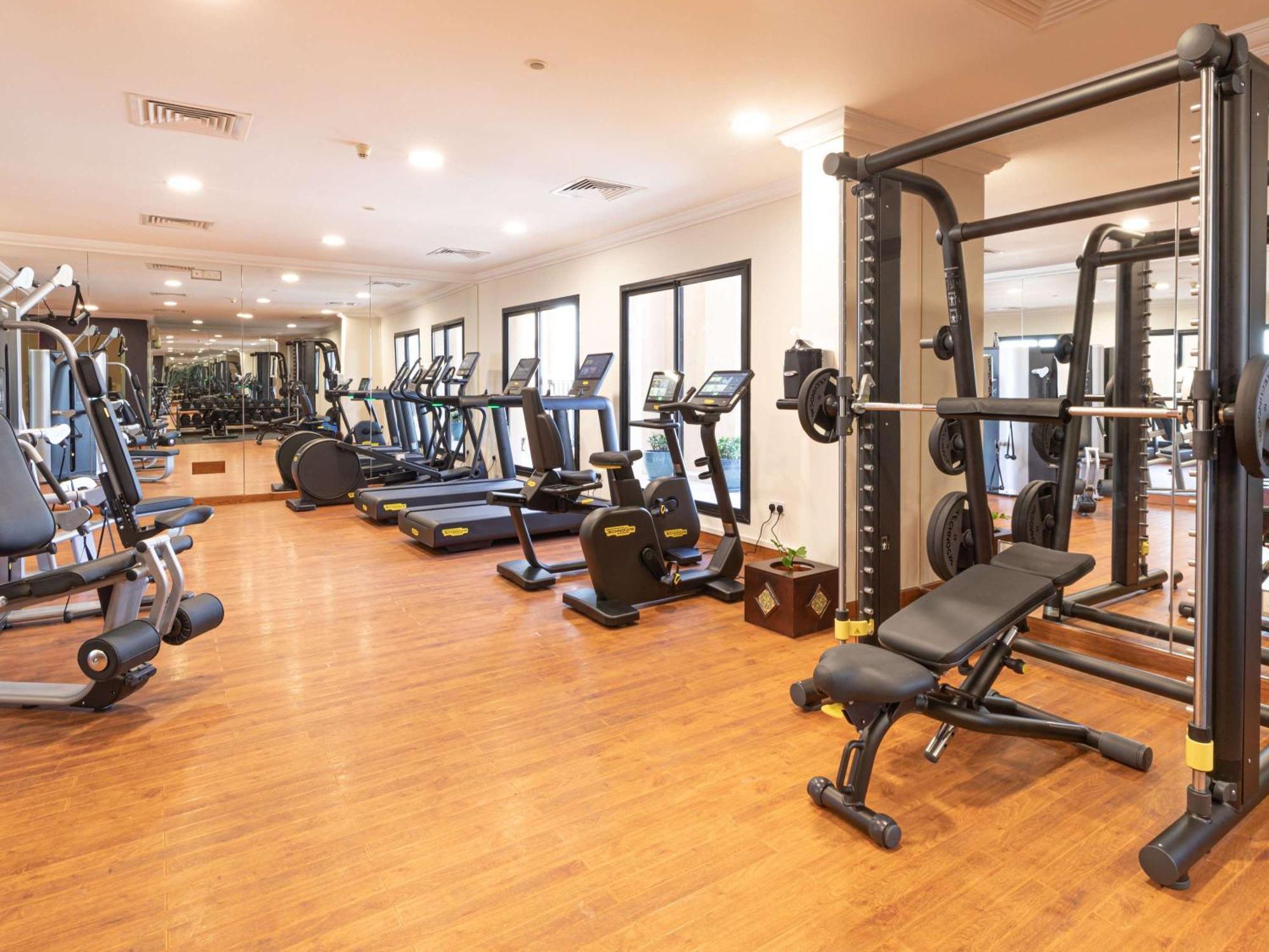 מנאמה Mercure Grand Hotel Seef - All Suites מראה חיצוני תמונה