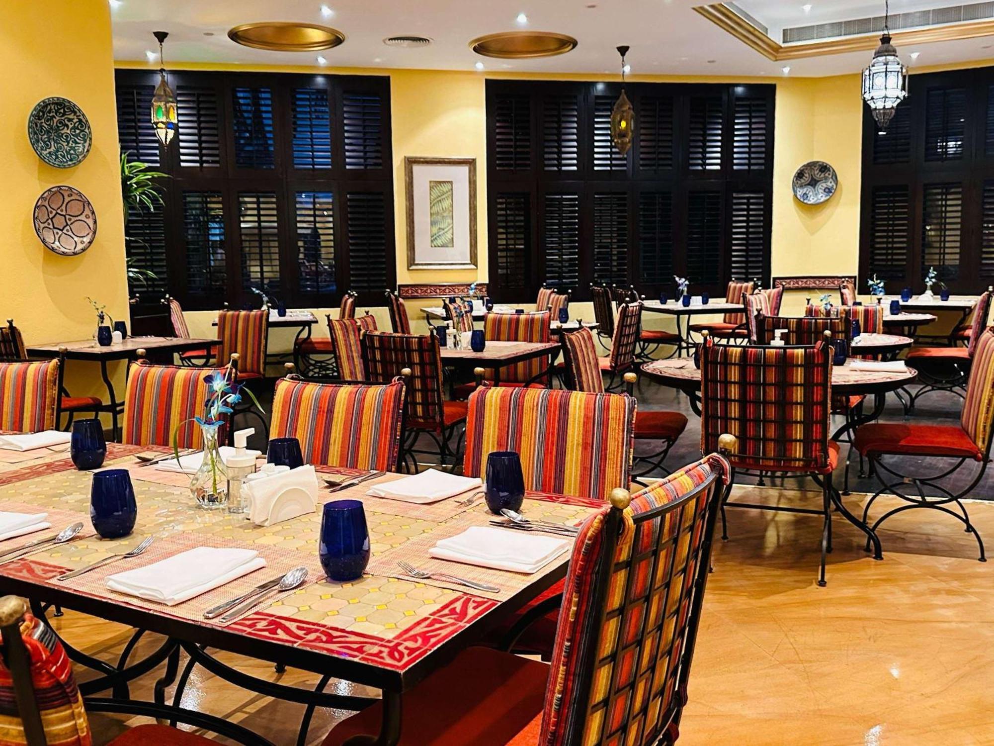 מנאמה Mercure Grand Hotel Seef - All Suites מראה חיצוני תמונה